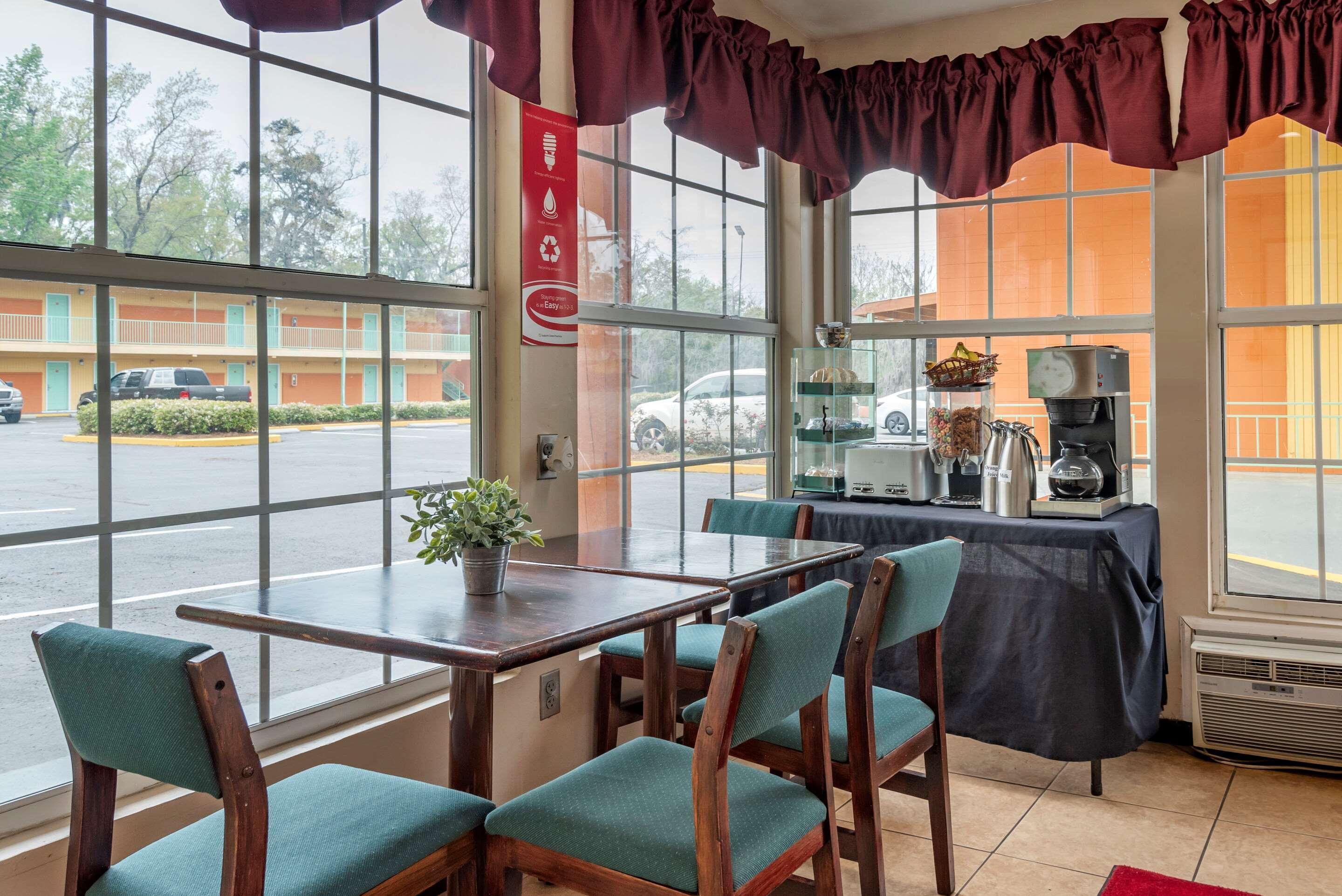 Econo Lodge Tallahassee Near Capital -University Kültér fotó