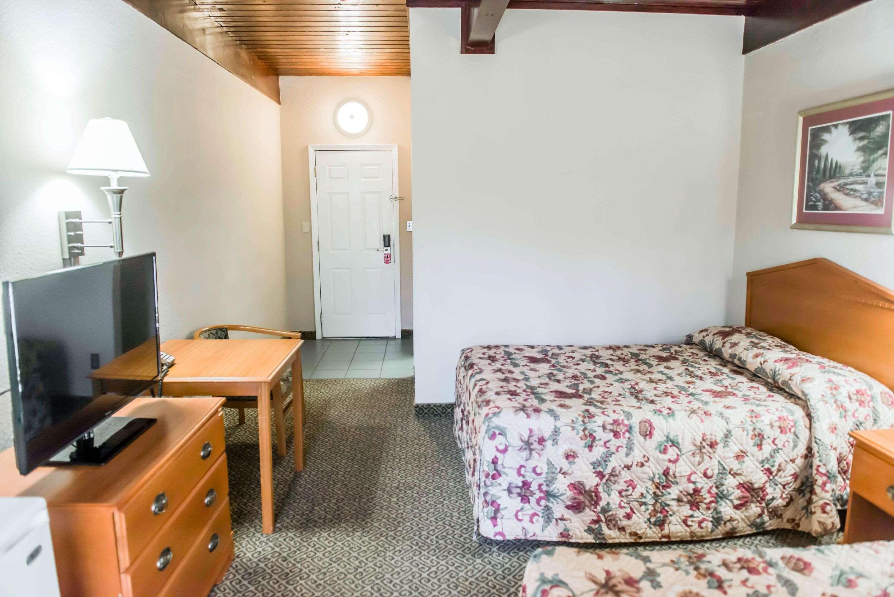 Econo Lodge Tallahassee Near Capital -University Kültér fotó